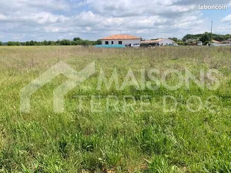 terrain 65 900 m² lagrave