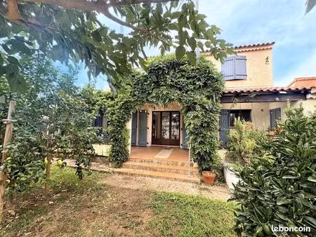 maison centre ville la londe terrain garage 4 chambres