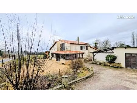 maison 9 pièces 145 m²