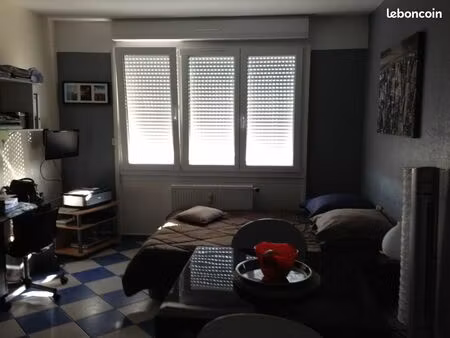 studio meuble de 27 m2 proche campus ile du saulcy et l'irts