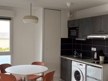 location t1 meublé et rénové - 35 m² - parking sécurisé