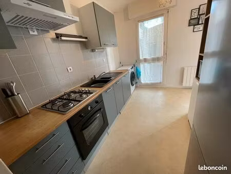 a louer t2 duplex centre historique de châteaugiron