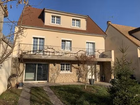 maison familiale 5 chambres – 175 m² / 733 m²