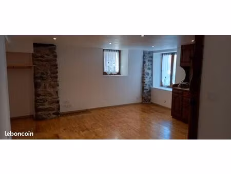 studio à louer à l'année