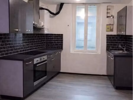 maison de ville disponible à la location