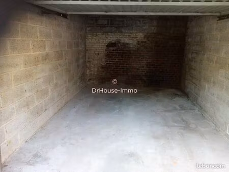 parking/box 1 pièce 14 m²