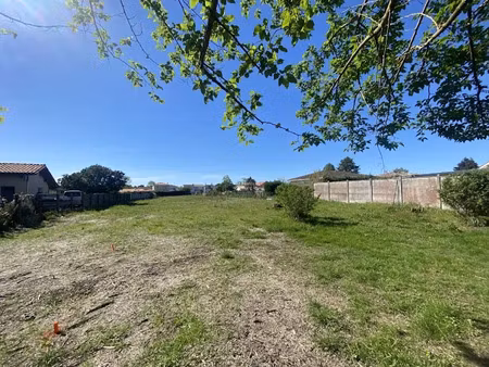 vente terrain 1020 m² à saint-médard-en-jalles (33160)  220 000 €