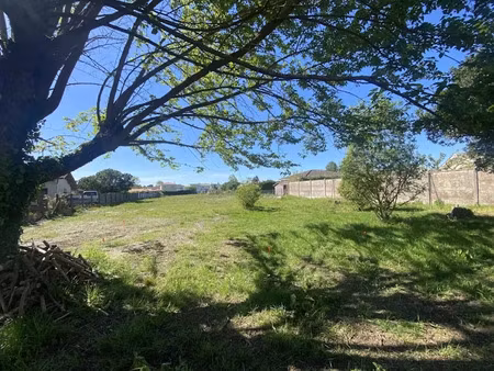 vente terrain 819 m² à saint-médard-en-jalles (33160)  210 000 €