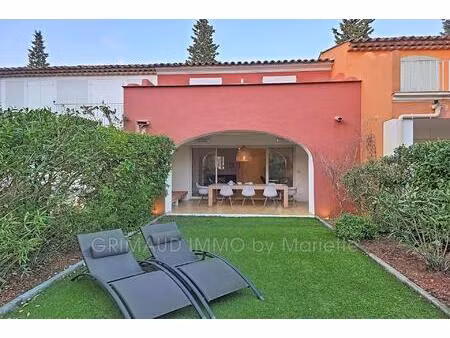 maison dans residence avec piscine et securisé