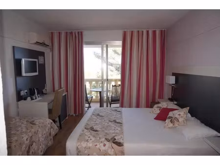 vente hôtel à draguignan (83300)  1 942 000 €