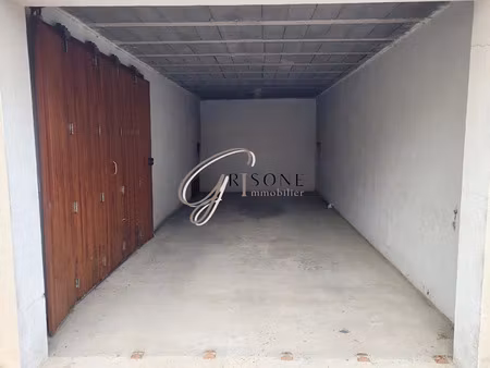 vente parking 22 m² à six-fours-les-plages (83140)  50 000 €