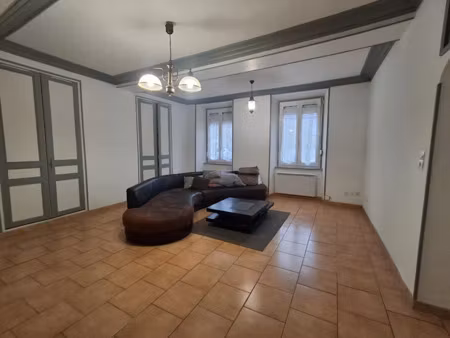 location maison 4 pièces 102.27 m² à mareuil-le-port (51700)  650 €