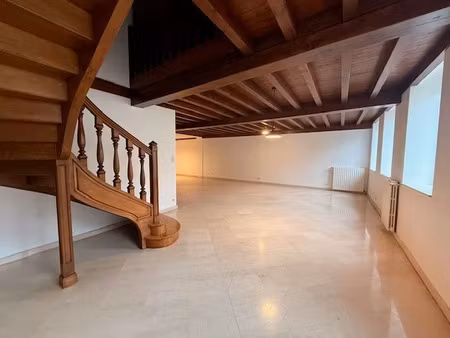 location duplex 4 pièces 157 m² à saint-genis-laval (69230)  1 317 €