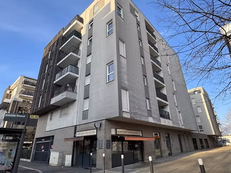 location appartement 3 pièces 55.9 m² à strasbourg (67000)  991 €