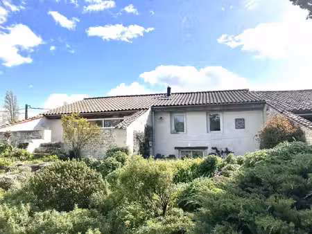 maison rénovée + dépendance entre la rochelle et niort