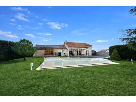 maison sanssac l eglise 6 pièce(s) 164.10 m2