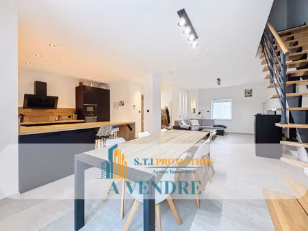 maison familiale 3 chambres rénovée avec terrasse et jardin