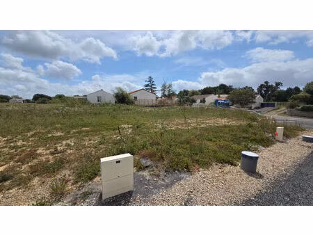 vente terrain  493.00m²  le fenouiller