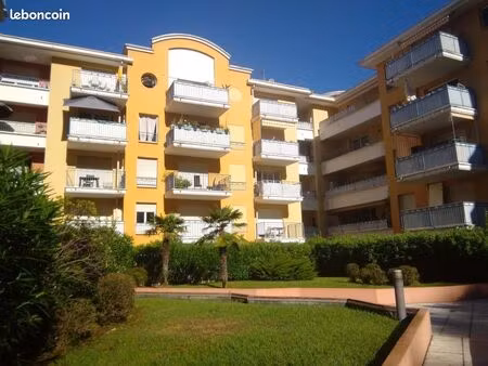 studio 1 pièce 31 m²