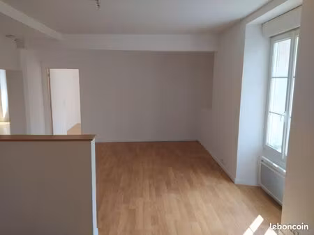 appartement 3 pièces 63m² (eau comprise)