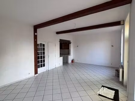 maison de ville 3 chambres de 100 m2 + une cave de 30m2