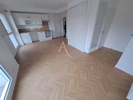 location appartement 3 pièces 62.33 m² à saint-herblain (44800)  922 €