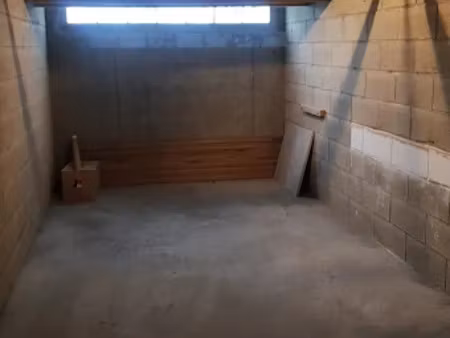 location parking à versailles (78000)  105 €