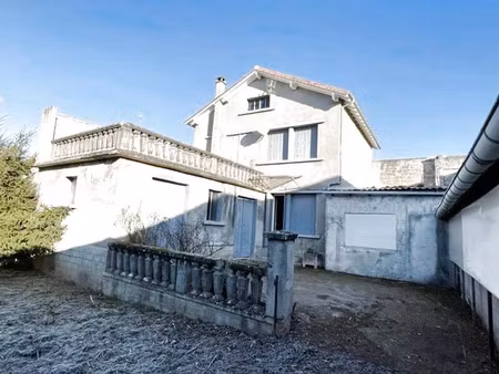 location maison 3 pièces 79 m² à saint-céré (46400)  725 €