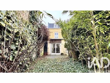 location meublée maison 5 pièces 85 m² à lille (59000)  1 000 €