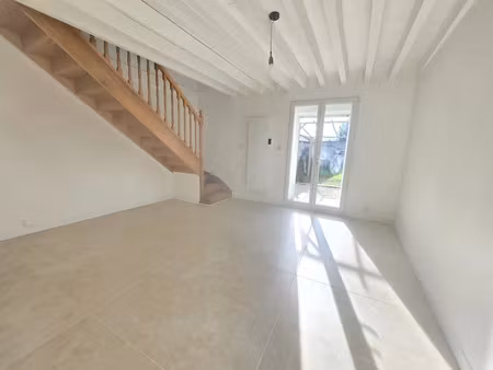 location maison 3 pièces 50 m² à savigny-le-temple (77176)  1 250 €