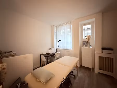 location locaux professionnels 31 m² à issy-les-moulineaux (92130)  750 €