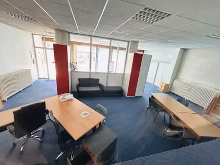 location locaux professionnels 130 m² à limoges (87000)  1 350 €