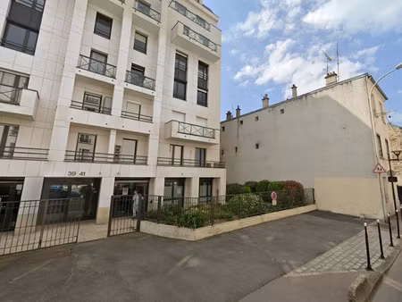 location locaux professionnels 114 m² à courbevoie (92400)  2 841 €