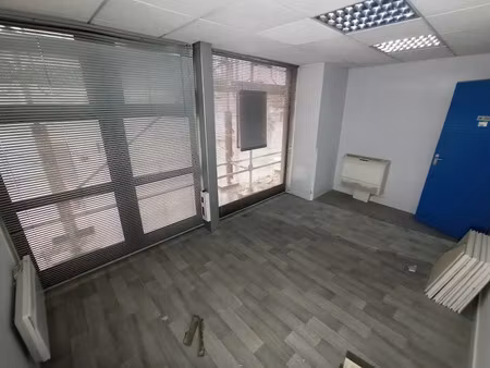 location locaux professionnels 3 pièces 161 m² à limoges (87000)  3 000 €