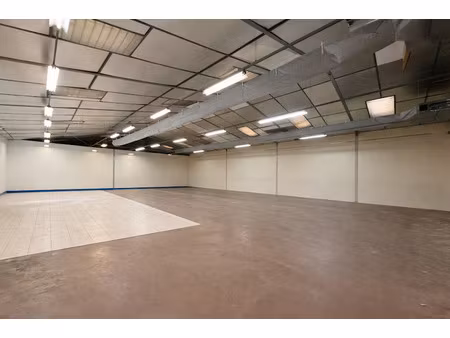 location locaux professionnels 4 pièces 600 m² à sarlat-la-caneda (24200)  4 000 €