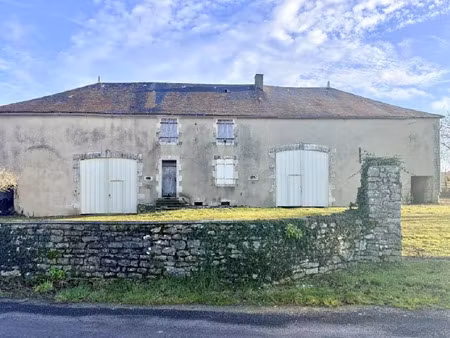 vente maison 5 pièces 187 m² à verteuil-sur-charente (16510)  39 000 €