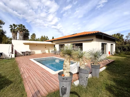 maison contemporaine 4 faces de plain-pied 173 m2 avec pisci