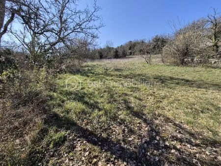terrain de 2 100 m² à balazuc