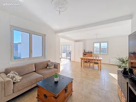 maison rénovée avec piscine