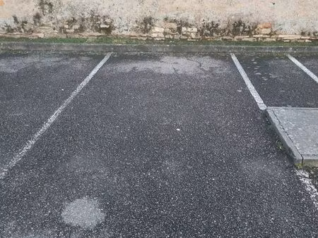 place de parking exterieure dans résidence rue carnot à saint max