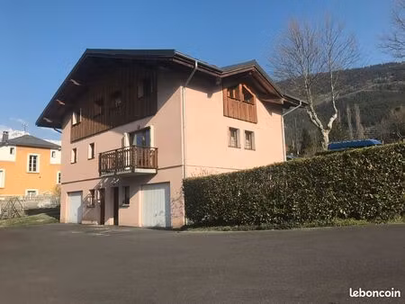 à louer à l'année– appartement 95 m² t4 dans villa avec jardin et garage – séez