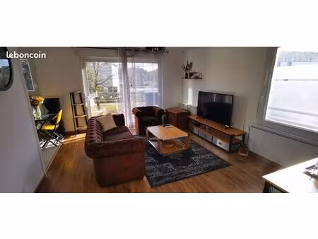 à louer - t2 lumineux avec grand balcon & parking - environnement verdoyant