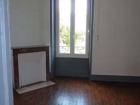 location f2 quartier chanelles