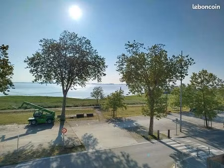 loue très bel appartement  idéalement placé sur les quais  magnifique vue sur la gironde