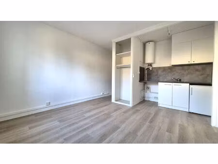 studio 19m² - centre ville dourdan