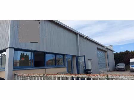 gevrey chambertin. local de 265m2 sur terrain de 1 515m2