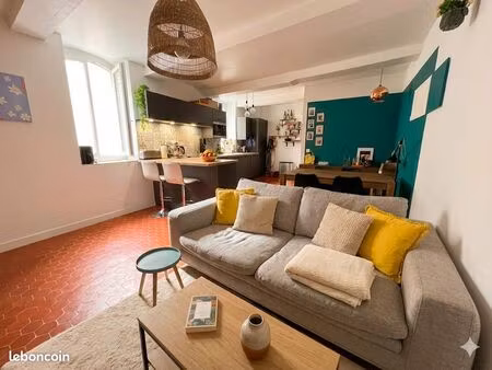 maison de ville en triplex – 80 m² – prestations de qualité & climatisation