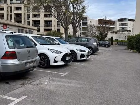 loue place de parking montpellier