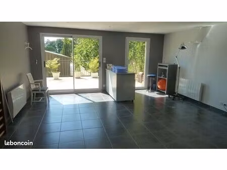 appartement type 3 avec cave et terrasse à coligny