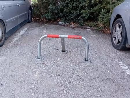 place de parking sécurisée – 24 / mois